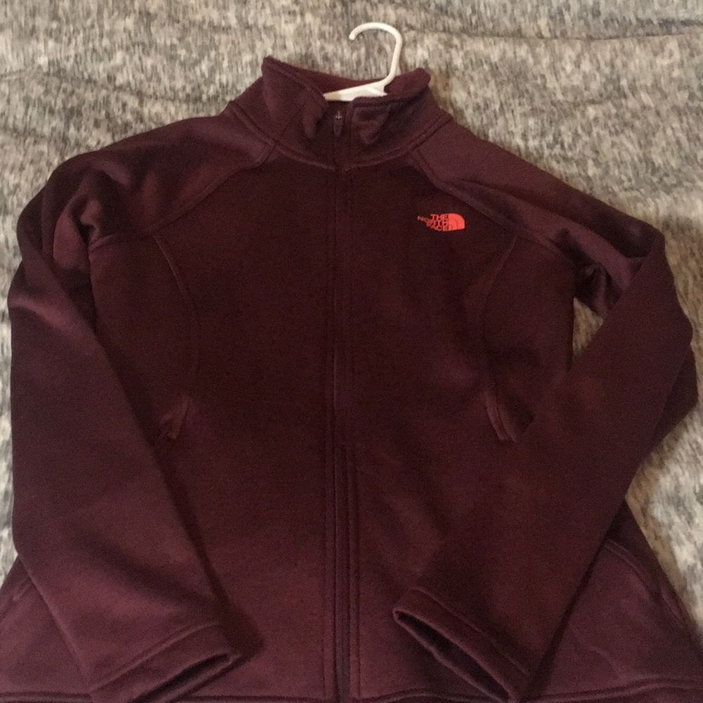 The North face jacket: maroon size M